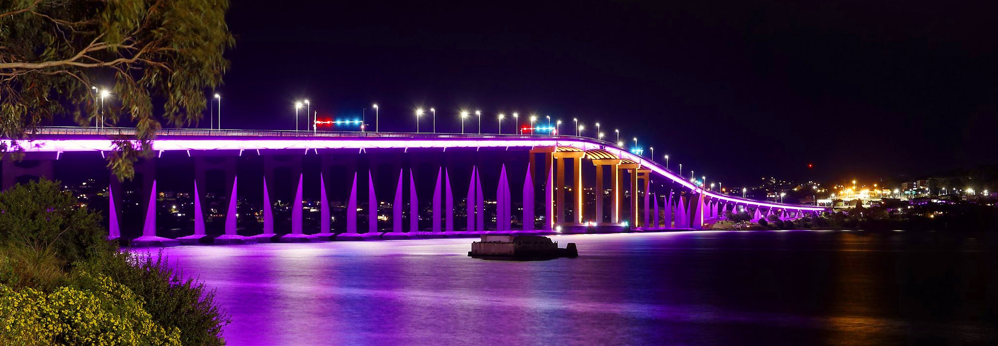 LED lighting display on Tasman bridge in Hobart using ENTTEC DMX Ethernet distribution.